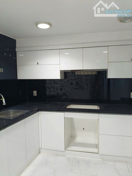 NHÀ 3 TẦNG HXH THÔNG NGUYỄN THỊ TẦN 50 M2 KINH DOANH