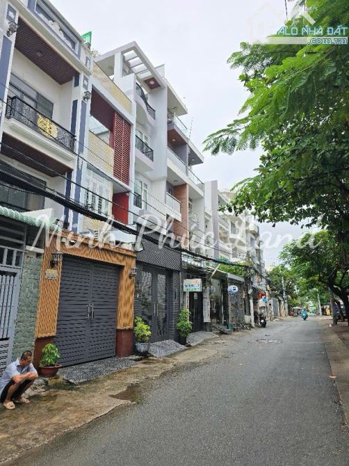 BÁN NHÀ CẤP 4 TT QUẬN 7 - LÂM VĂN BỀN - DT 92m2 - 7PN - ĐANG CHO THUÊ PHÒNG TRỌ - SHR