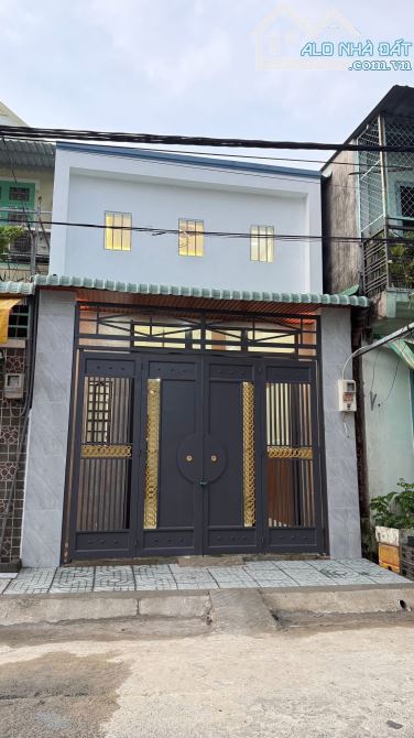 bán nhà đẹp gần chợ xuân thới thượng - 3 phòng ngủ- giá chỉ hơn 2 tỷ - dọn vào ở ngay