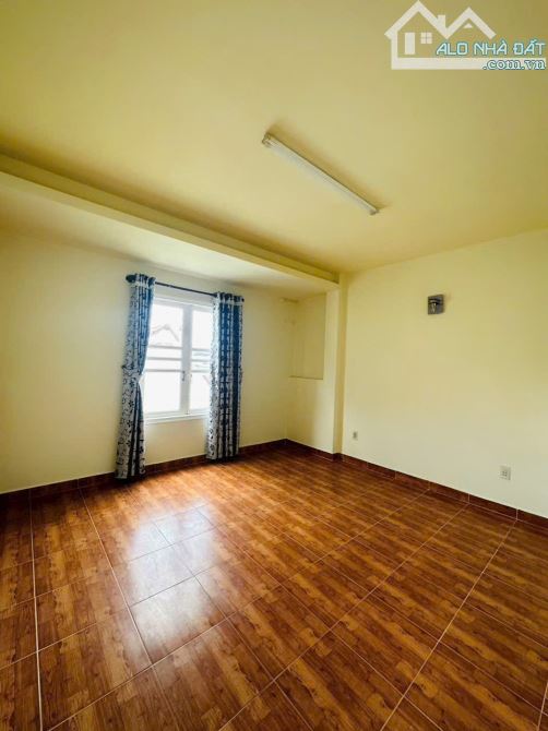 Bán Nhà Ngô Quyền 52,6m2 Chỉ Với 6,2 Tỷ Ô Tô Tận Nơi 3 Tầng Kiên Cố