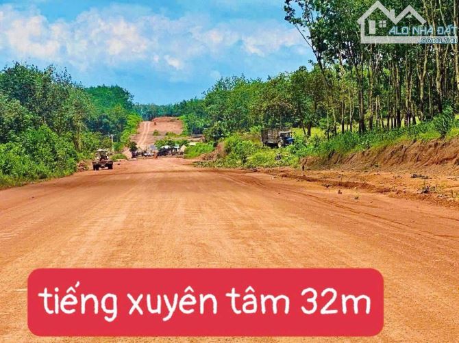 Đất mặt tiền đường xuyên tâm 32m nối thẳng vào khu công nghiệp 550 triệu/ lô còn thương l