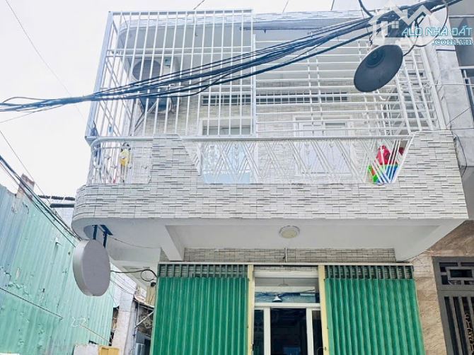 Bán nhà Quận 5, 1 lầu đúc 2 mặt hẻm Cao Đạt, giá chỉ 5.68 tỷ