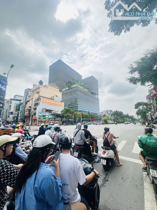Mặt Phố Xã Đàn, Toà Nhà 7 Tầng Thang Máy, Vỉa Hè Cực Rộng, Kinh Doanh Không Giới Hạn.