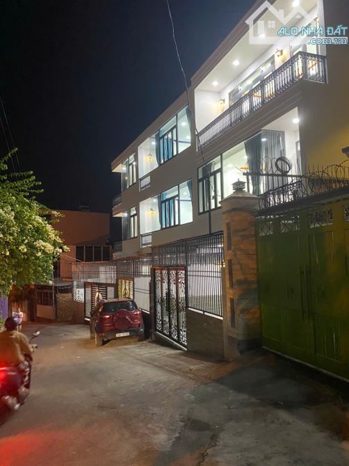 Bán 2 căn nhà mới xây mặt tiền đường Mai An Tiêm cách biển chỉ 800m