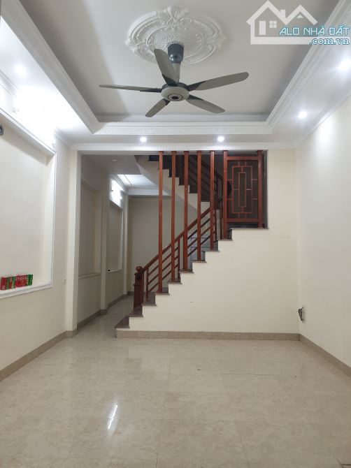 CHO THUÊ NHÀ ĐẸP 3 TẦNG 64M2 NGÕ PHÙ NGHĨA KHU ĐÔNG MẠC GIÁ 4.5TR