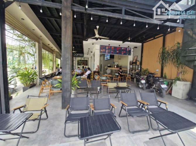 CĂN GÓC MẶT TIỀN GÒ CÁT – NỞ HẬU – DIỆN TÍCH 180M² (NGANG 9M) – PHÚ HỮU