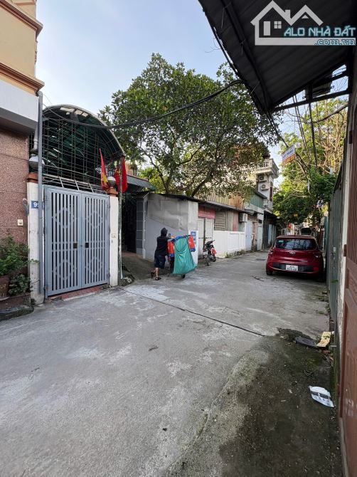 CHO THUÊ NHÀ CẤP 4 CÓ GÁC XÉP NGÕ 47 NAM DƯ, DT 80M2, GIÁ 9 TRIỆU.