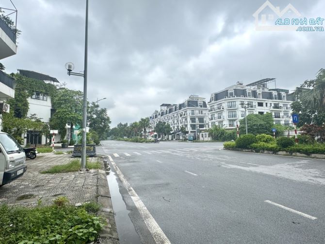 Bán Shophouse KĐT sinh thái Xuân Phương, 90m2, 4 tầng, kinh doanh..., giá 26 tỷ.