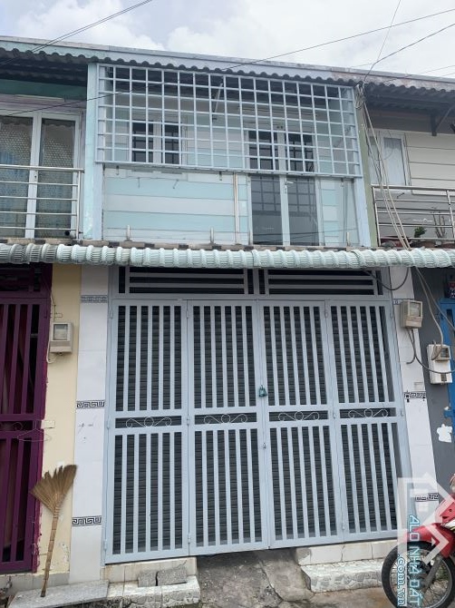 Bán gấp nhà 1 lầu mặt tiền đường ngay sau chợ Đông Thạnh giá 1 tỷ 650 triệu