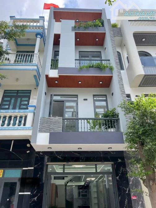 BÁN GẤP NHÀ TRONG THÁNG Đ.HUỲNH TỊNH CỦA,QUẬN 3. GIÁ 3TỶ910/60M2(4MX15M).SỔ SẠCH HOÀN CÔNG