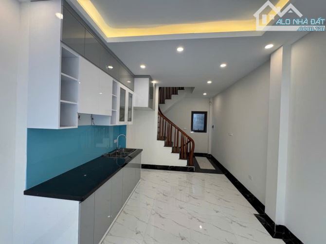 📍 Siêu Phẩm Nhà 6 Tầng Phúc Lợi – Sát Ô Tô – Giá Chốt Nhanh 5.4 Tỷ