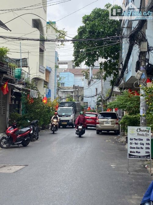 Chỉ 8.4 tỷ TL - Ô tô vào nhà - Bùi Hữu Nghĩa - 45m2- 2 tầng - ở ngay