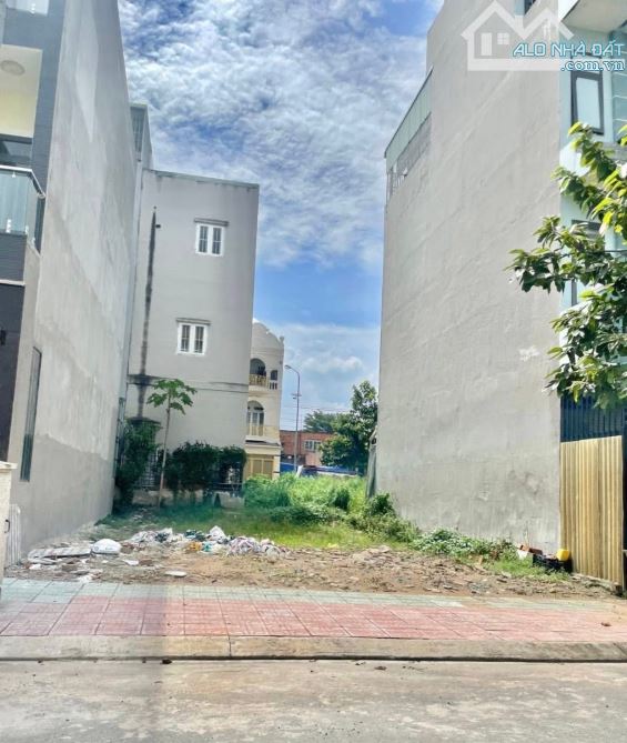 NGỘP SÂU! Cần ra nhanh lô đất 100m2 giá 2,2tỷ ngay KDC Bình Nguyên, sát bên Làng Đại học