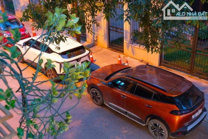Bán tòa nhà vip, phố Liễu Giai. Dt 108m2, 7 tầng, mt 5.4m.