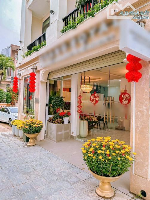 Nhà 4 Tầng Mặt Tiền Kiệt Lê Minh Thông Trường Chinh ô tô 7 chỗ Quay Đầu