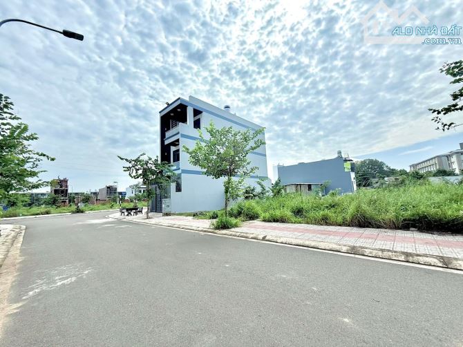 Ngộp sâu! Bán gấp lô đất 90m2 giá 1tỷ8 ngay đường Nguyễn Văn Kí, gần chợ Long Thọ