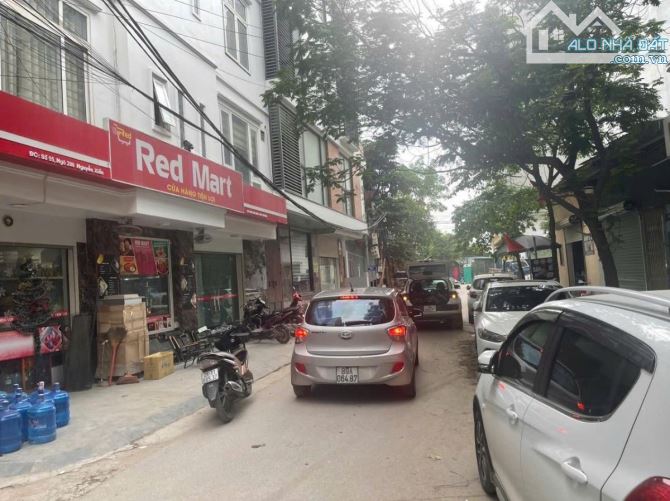 Bán nhà Triều Khúc khu dân trí cao an ninh tốt nhà xây chắc chắn lên tầng thoải mái  DT 50