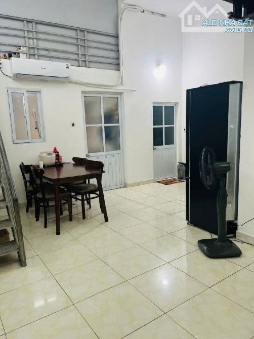 Đa Sỹ Kiến Hưng Hà Đông 54m 2 tầng 50m ra đường ô tô tránh