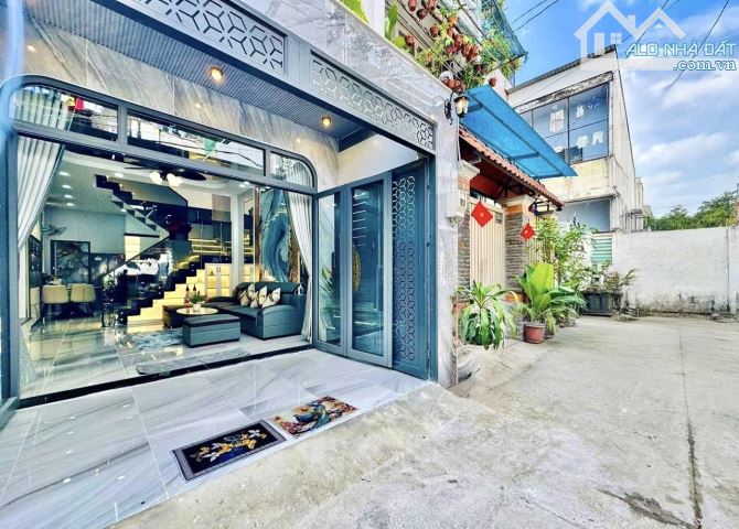 Bán nhà Nguyễn Văn Lượng - Hẻm xe hơi - 2 tầng 3PN- tặng Full nội thất- Chỉ 6 tỷ hơn