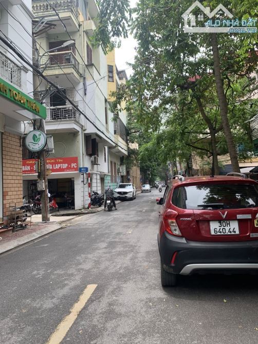 CHỈ 8.5 TỶ! NHÀ ĐẸP Ở NGAY HOÀNG HOA THÁM, BA ĐÌNH – 5M RA Ô TÔ – FULL NỘI THẤT