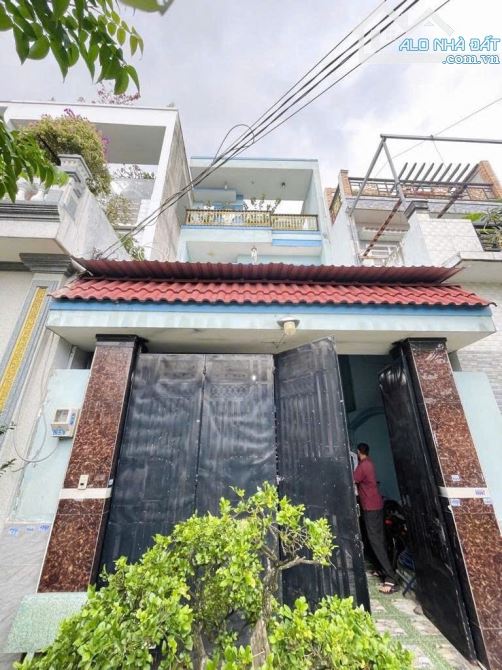 NGỘP BANK Nhà 3 tầng KHU PHÂN LÔ đường ĐẠI HẢI 3 xã XTT H. HÓC MÔN dt 90m2(5x18) Đường 12m