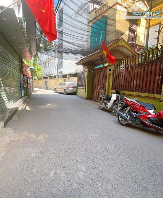 Đại Từ- Hoàng Mai mặt ngõ thông kinh doanh ga ra ô tô gần hồ nhà đẹp sổ hoa hậu hơn 11 tỷ