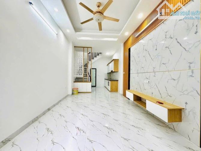 Ô TỖ ĐỔ CỬA, MỘT BƯỚC RA phố Vạn Phúc, Hà Đông, 45m 5 tầng nhỉnh 8 tỷ, CÓ THƯƠNG LƯỢNG.