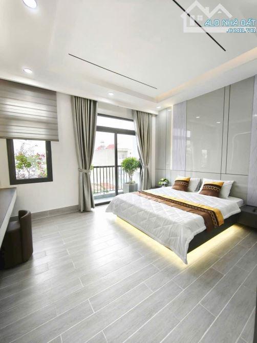 Bán nhà đẹp an phú đông q12 ,sát gò vấp full nội thất 4T đường 12m chỉ hơn 6 tỷ