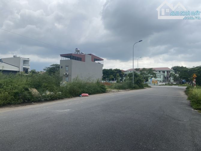 Hơn 4 tỷ chủ Ra hàng lô Chu Mẫu làn 2 , 🧧 99m2  ,🧧trục đường chính, 🧧hướng Đông
