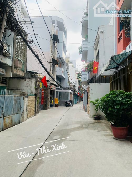 BÁN NHÀ CŨ GẦN 62m2 - HẺM 4M 1 TRỤC - SÁT MT AN DƯƠNG VƯƠNG Q.5 - NHỈNH 9 TỶ