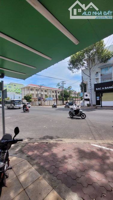 Sang lại mặt bằng Góc 2 mặt tiền đường Tôn Đức Thắng - Phú Thủy, Phan Thiết