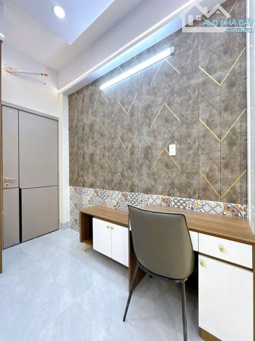 NẮM CHÍNH CHỦ BÁN NHÀ 2 TẦNG HẺM 137 HOÀNG QUỐC VIỆT