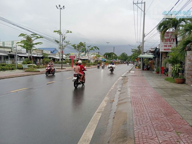 Cần bán căn Nhà mặt tiền đường 3 Tháng 2 Thị Trấn Trà Cú Trà Vinh