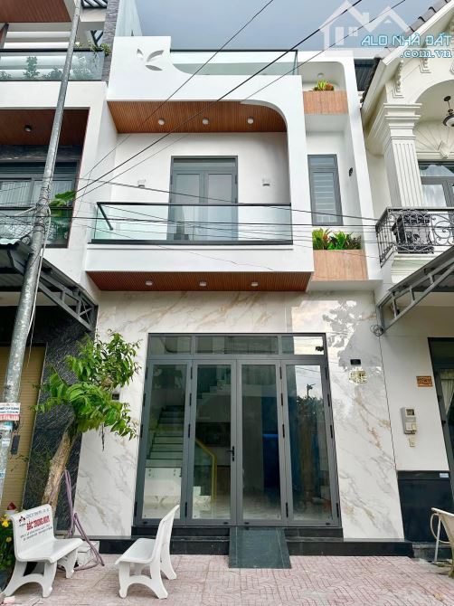 NẮM CHÍNH CHỦ BÁN NHÀ 2 TẦNG MẶT TIỀN ĐƯỜNG 7A KHU VĂN HÓA TÂY ĐÔ
