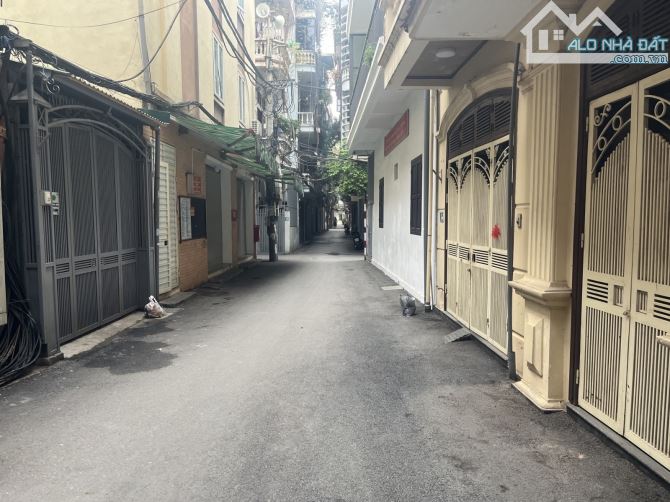 P/lô Nguyễn Viết Xuân 50m 4 tầng MT rộng giá 11 tỉ, ô tô đỗ cổng, hiếm nhà bán