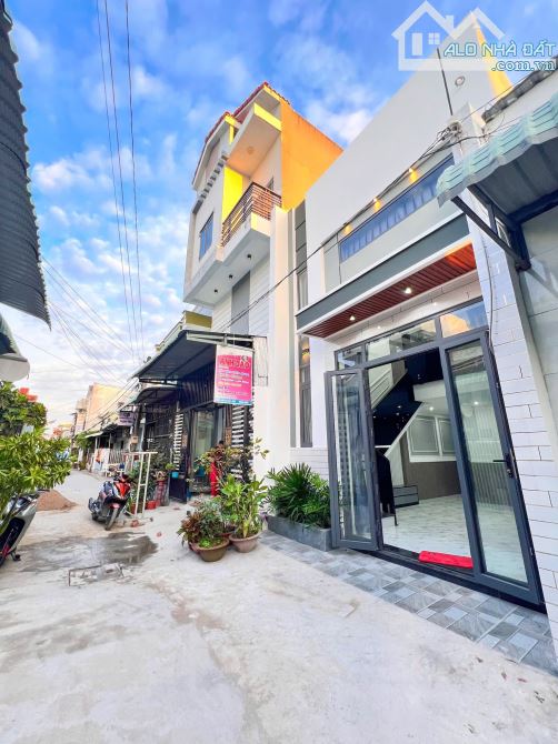 NẮM CHÍNH CHỦ BÁN NHÀ 2 TẦNG HẺM 5M  NGUYỄN VĂN LINH