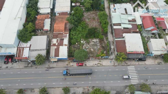 Bán Đất Mặt Tiền gần VINCOM Dĩ An ,1120m2, 21 x 51 , Giảm 3.8 tỷ , Lh @939.208.616
