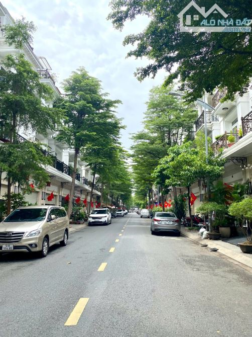 Bán gấp nhà MT khu City Land Phường 7 Gò Vấp DT:5 X 18 Trệt 3 lầu Giá 19.8 Tỷ
