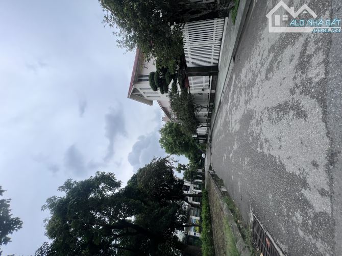 Biệt thự lô góc Làng Việt Kiều Châu Âu, view công viên cực thoáng, giá tốt nhất khu vực