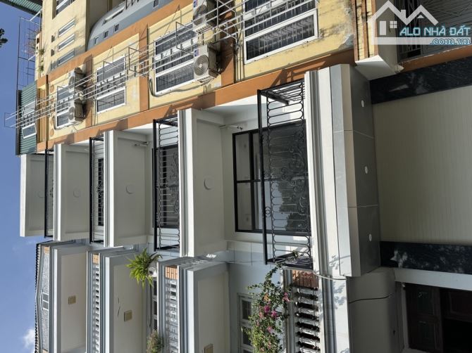 PHÂN LÔ VỈA HÈ Ô TÔ TRÁNH KINH DOANH THANG MÁY Ở SƯỚNG 50M 15,8tỷ có thương  lượng