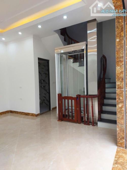 Bán nhà 5 tầng thang máy, ô tô đỗ cửa, phân lô Lê Trọng Tấn – Hà Đông