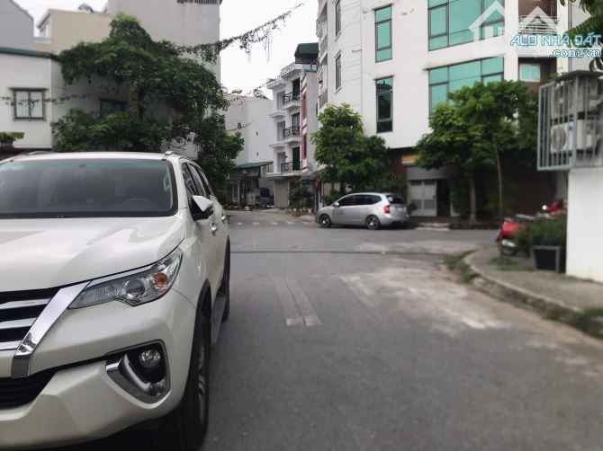 Bán 40m2 đất tđc Lạc Thị - Ngọc Hồi, phân lô vỉa hè ô tô tránh, Hàng hiếm