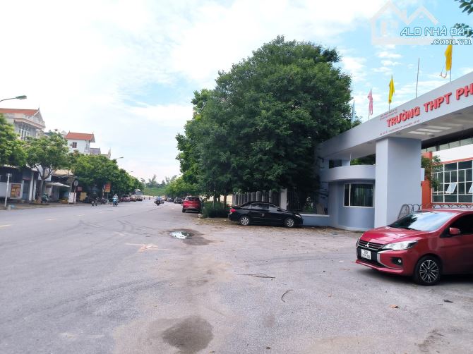 SIÊU PHẨM LONG BIÊN - SÁT VINHOME RIVERSIDE - Ô TÔ VÀO NHÀ - CÁCH Ô TÔ TRÁNH 20M
