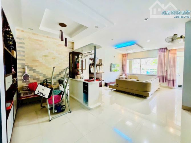 20.5 tỷ bán gấp còn 16.5 Tỷ - Biệt thự + Hầm 4 tầng + thiết kế sang trọng - 6 x 22m