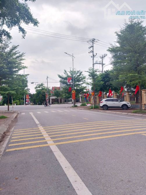 🔥 CC BÁN 150m ĐẤT VĂN GIANG – ECOPARK – MT RỘNG 8.3m – 150m² – Ô TÔ TRÁNH. Chỉ hơn 5T