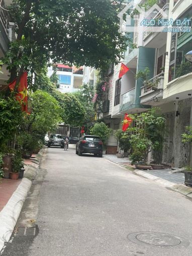 VIP HAI BÀ PHÂN LÔ LẠC TRUNG DT76Mx6T - Ô TÔ TRÁNH- NHÀ ĐẸP-GIÁ 23.8 TỶ
