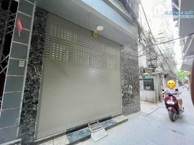VĨNH PHÚC Đội Nhân 35m² _ ngõ thông thoáng rộng rãi, gần đường ô tô.