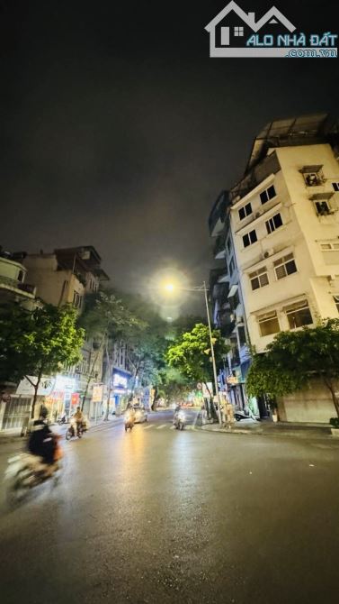 Vị Trí Siêu Đắc Địa, Ngã Tư Mai Hắc Đế - Đoàn Trần Nghiệp, Vỉa Hè KD Đỉnh 109m2, Giá 88 Tỷ