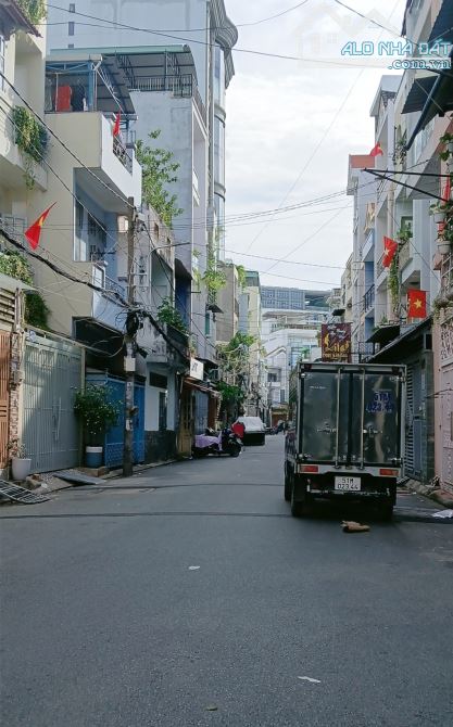 TÂN BÌNH - NHÀ 4 TẦNG BTCT - 4 PHÒNG NGỦ - HẺM XE HƠI THÔNG - TRẦN VĂN QUANG