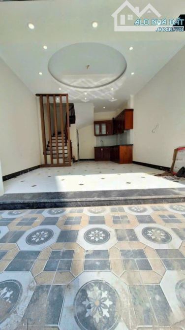 SIÊU RẺ nhà mới Lai Xá – 35M²x5T– ô tô – , Sát Tuyến METRO – Gía Chỉ 4,95 TỶ